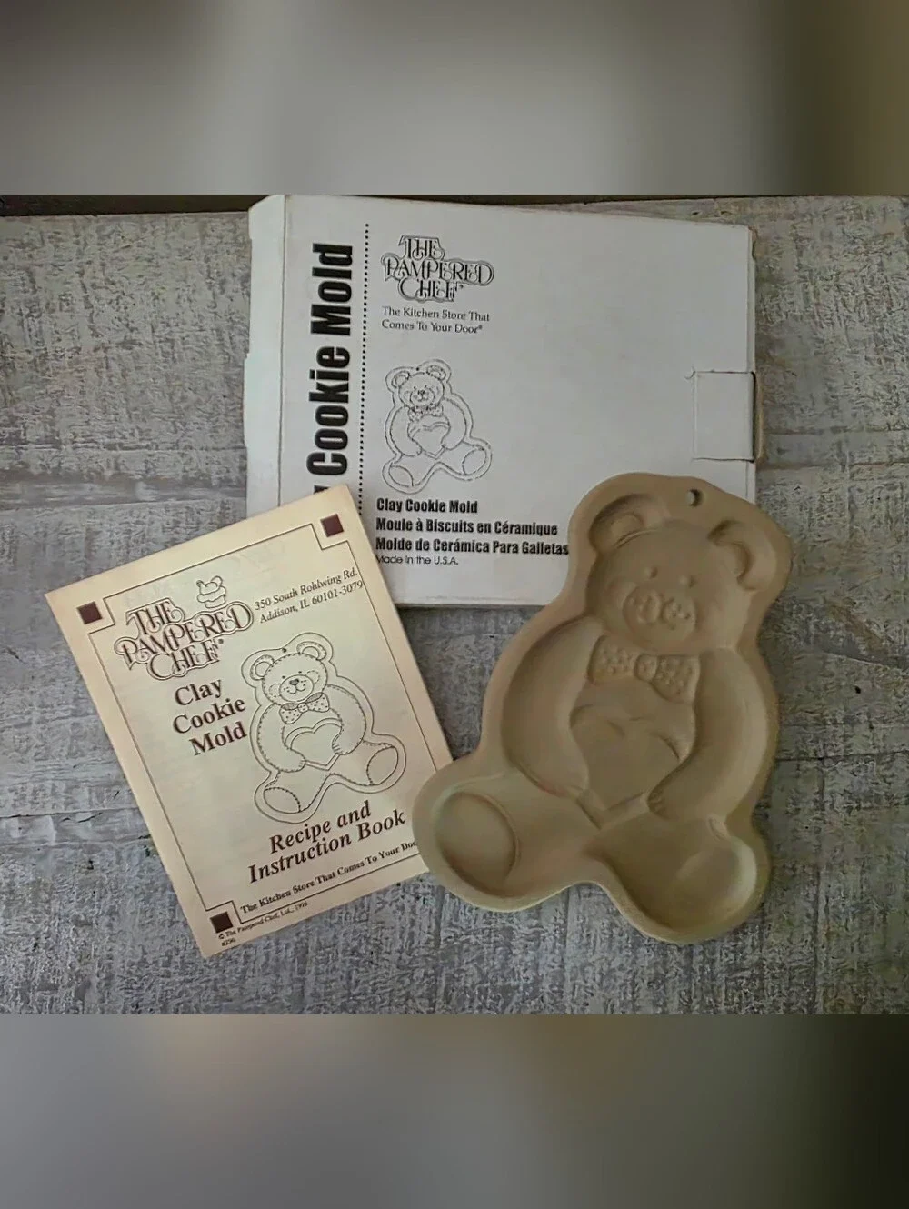 NEW 1991 Pampered Chef Beige Teddy Bear Clay Cookie Mold